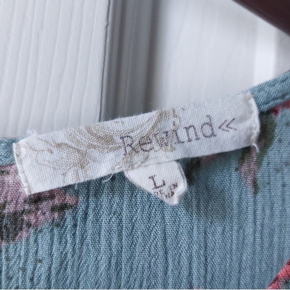 Rewind - Green & Pink Floral Lace Blouse - Picture 2 of 6